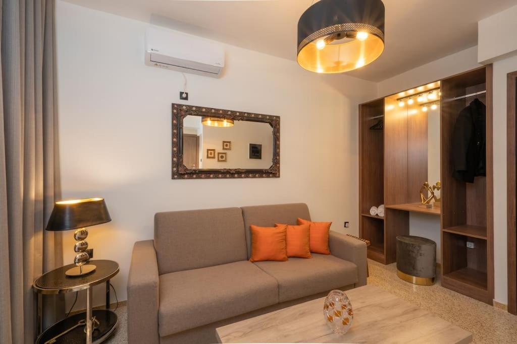 Dema Luxury Suites - Perikleous E6 أثينا المظهر الخارجي الصورة