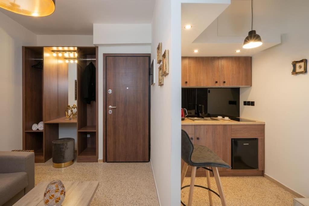 Dema Luxury Suites - Perikleous E6 أثينا المظهر الخارجي الصورة