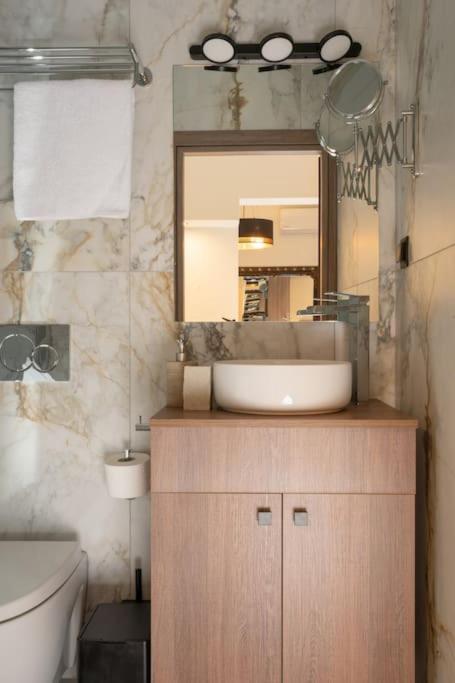 Dema Luxury Suites - Perikleous E6 أثينا المظهر الخارجي الصورة